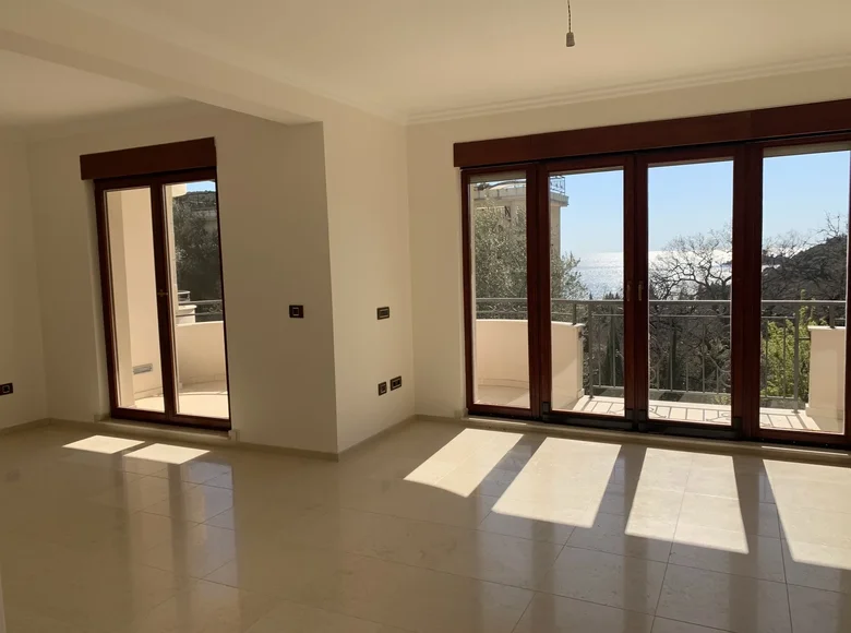 2 bedroom apartment 88 m² Petrovac, Montenegro