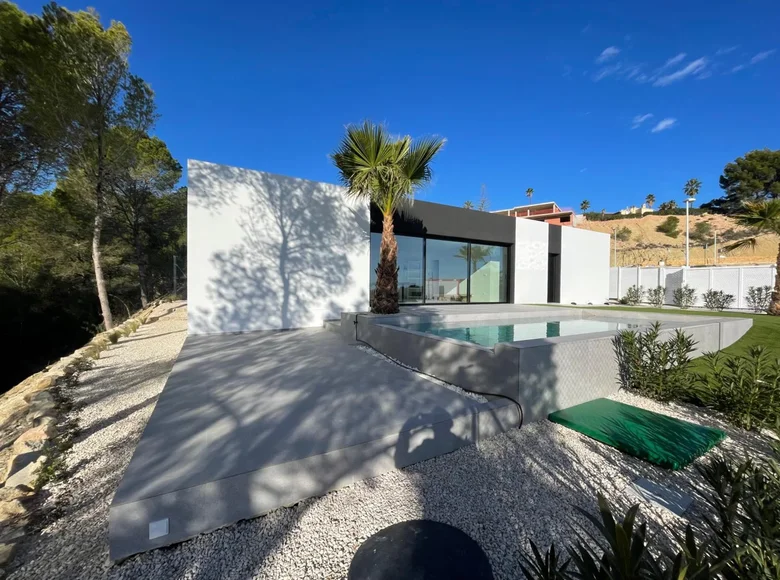 Villa de tres dormitorios 185 m² Alfaz del Pi, Španjolska