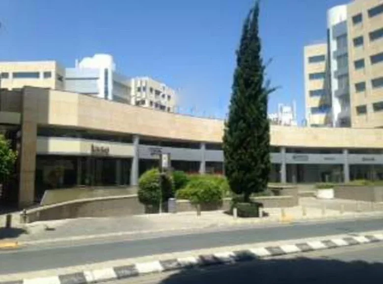 Tienda 100 m² en Comunidad St. Tychon, Chipre