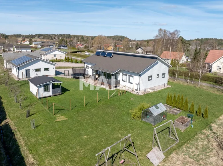 Casa 5 habitaciones 182 m² Salonkyla, Finlandia