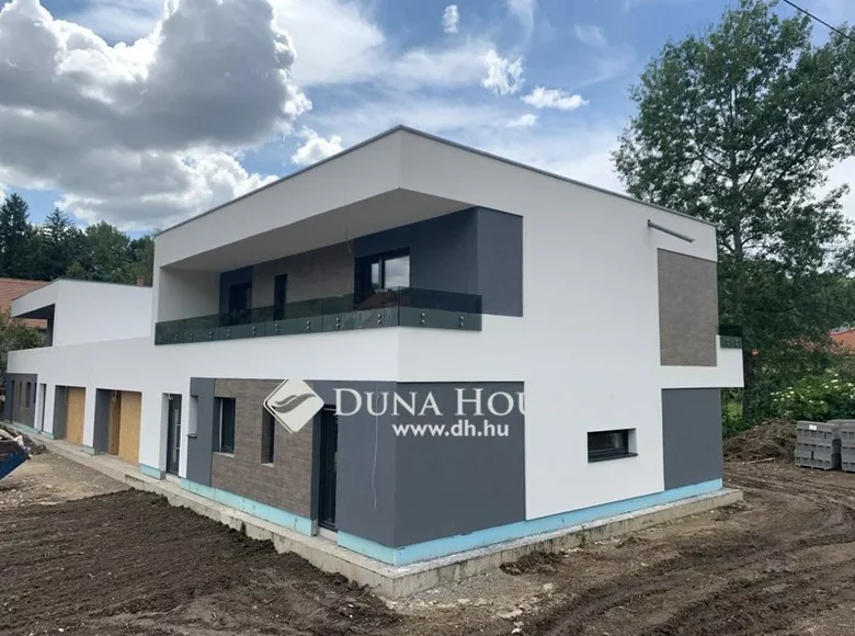 House 210 m² Erd, Hungary