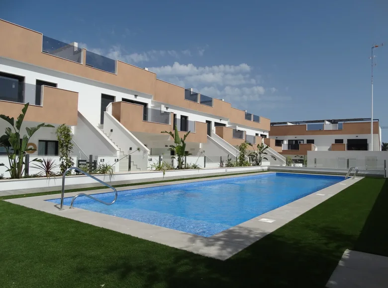Квартира 2 спальни 80 м² Pilar de la Horadada, Испания