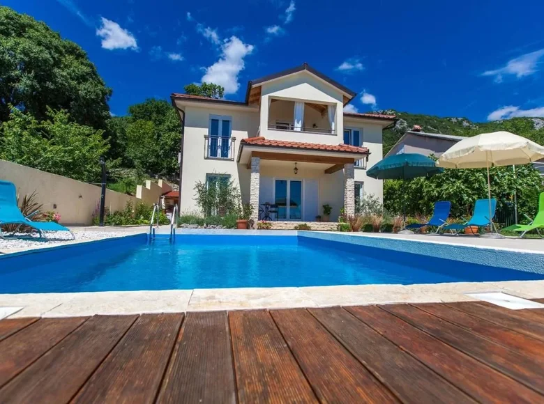 4 bedroom Villa 220 m² Grad Novi Vinodolski, Croatia