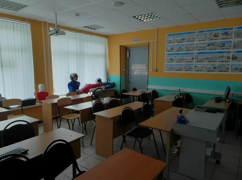 Office 2 467 m² in South-Western Administrative Okrug, Russia