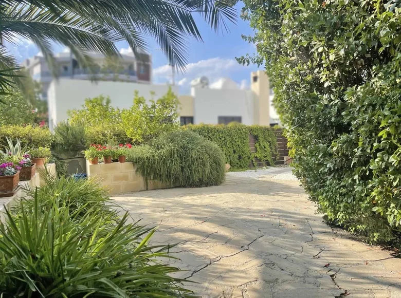Dom 4 pokoi 250 m² Nikozja, Cypr
