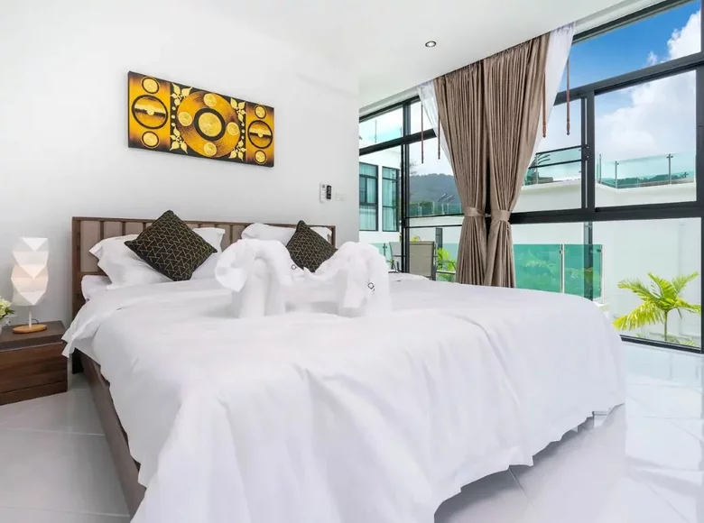 Villa 2 Schlafzimmer 166 m² Phuket, Thailand