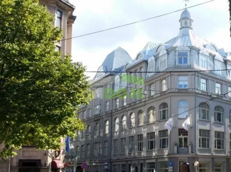 Edificio rentable 4 250 m² en Riga, Letonia