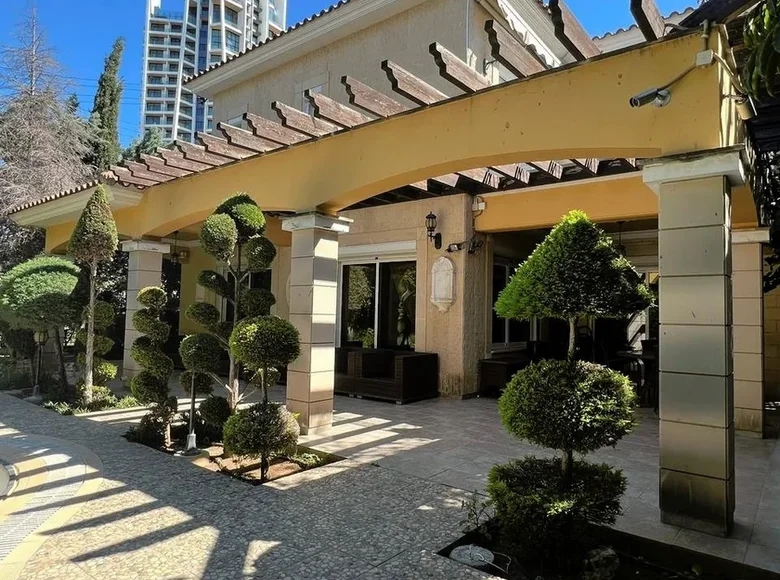 4-Schlafzimmer-Villa 338 m² Germasogeia, Zypern