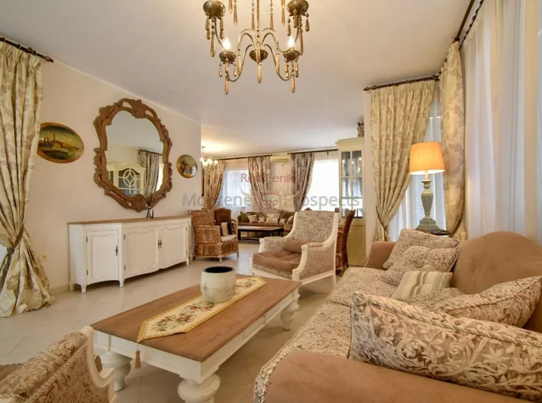 Mieszkanie 2 pokoi 181 m² Bijela, Czarnogóra