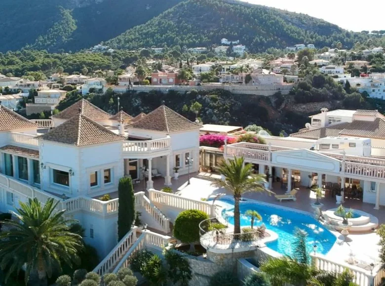 Villa de 4 dormitorios 469 m² Denia, España