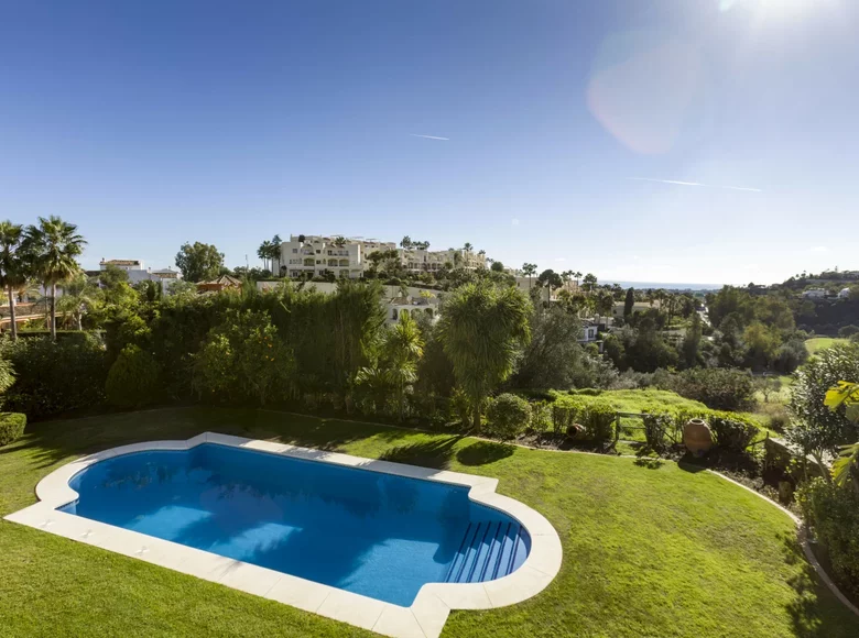 5 room villa 555 m² Benahavis, Spain