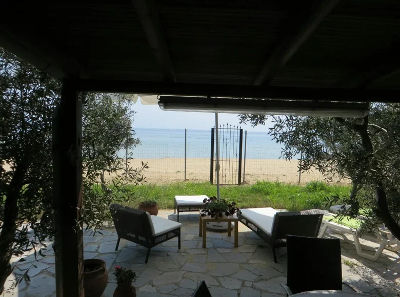 House 47 m² Nea Peramos, Greece