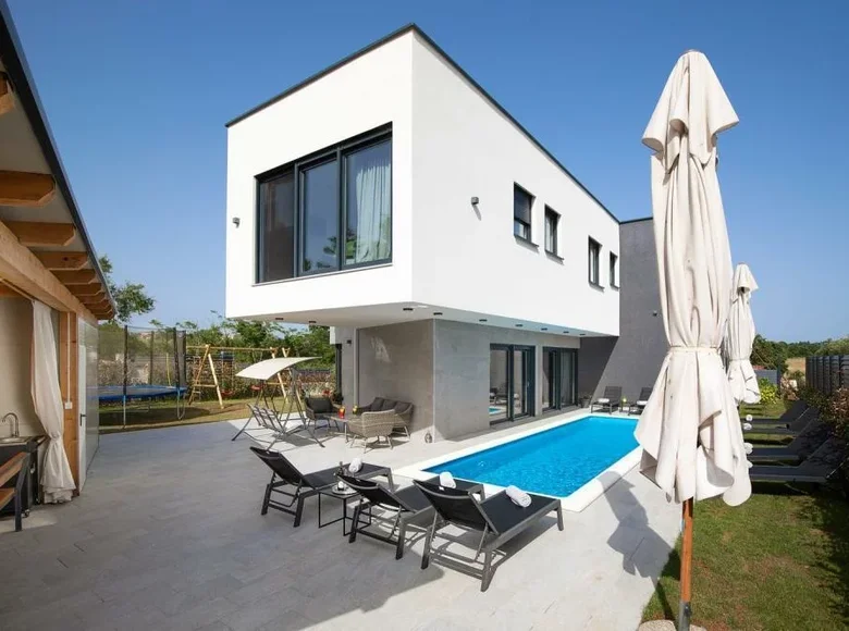 Villa 8 bedrooms 300 m² Grad Pula, Croatia