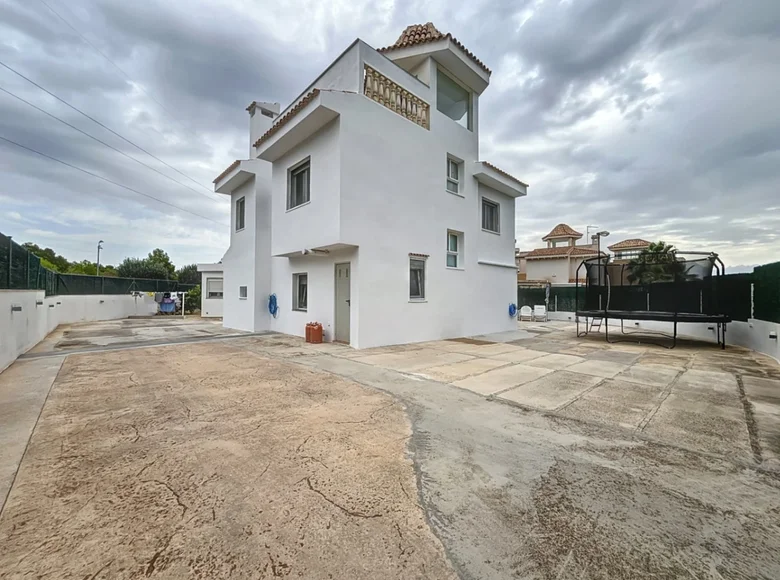 Вилла 4 спальни 200 м² la Nucia, Испания