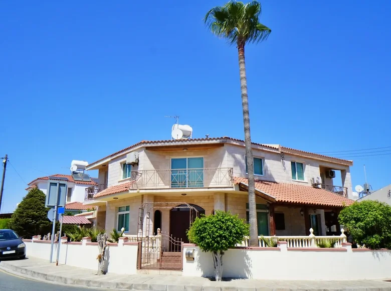 5 bedroom house 310 m² Tersefanou, Cyprus