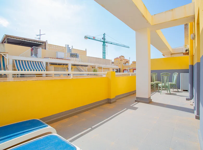 2 bedroom penthouse 77 m² Torrevieja, Spain