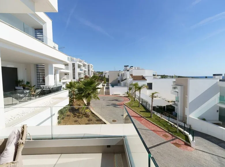 2 bedroom apartment 144 m² La Linea de la Concepcion, Spain