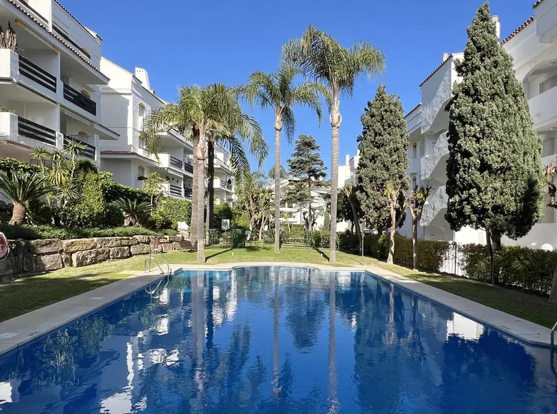 Mieszkanie 3 pokoi 111 m² San Pedro Alcantara, Hiszpania