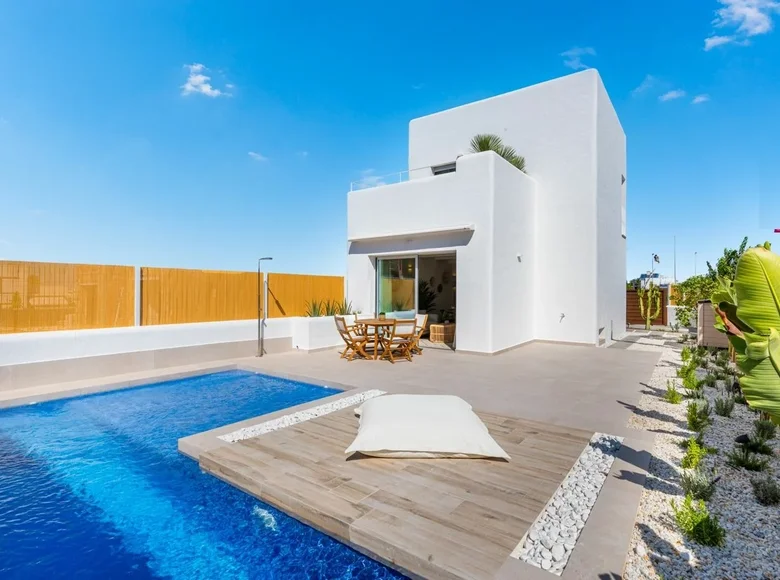 Villa de tres dormitorios 122 m² Rojales, España