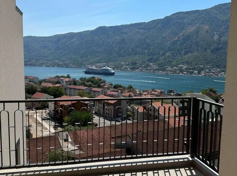 Apartamento 2 habitaciones 80 m² Dobrota, Montenegro