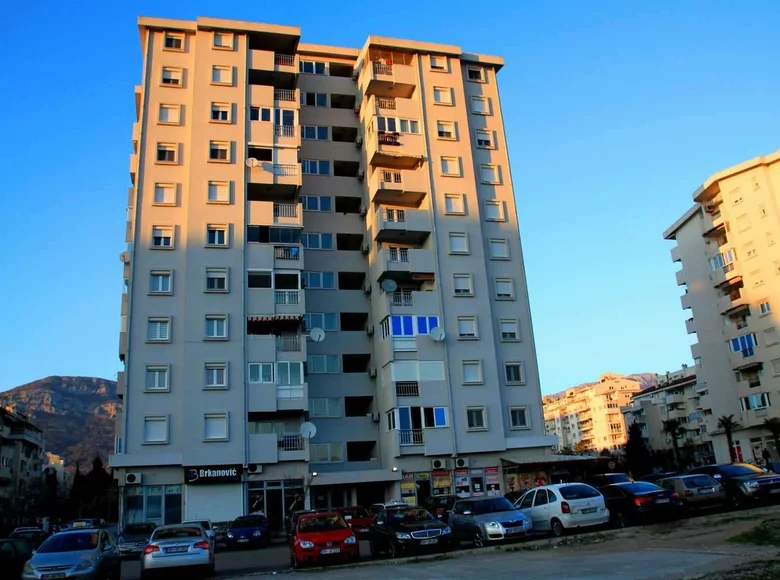 Mieszkanie 3 pokoi 85 m² Bar, Czarnogóra