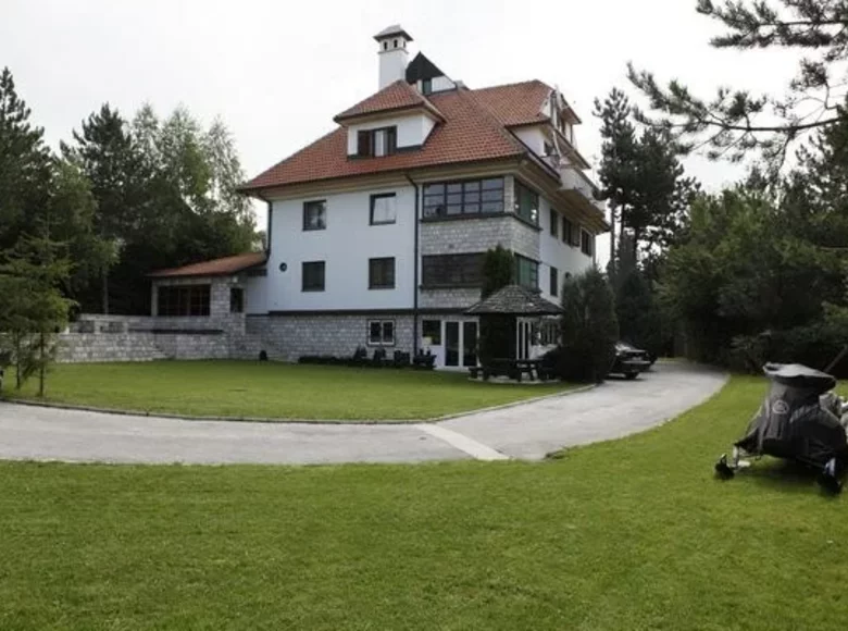 Dom 10 pokojów 1 200 m² Podgorica, Czarnogóra