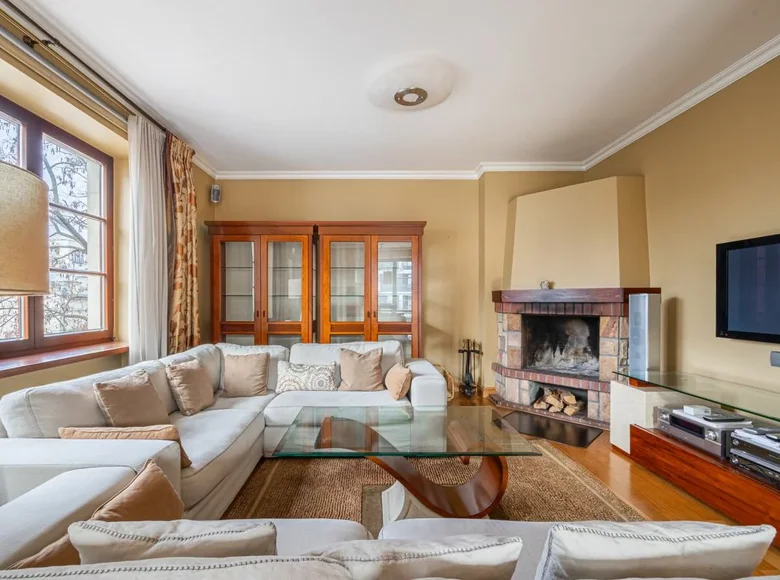 Haus 6 zimmer 300 m² in Warschau, Polen