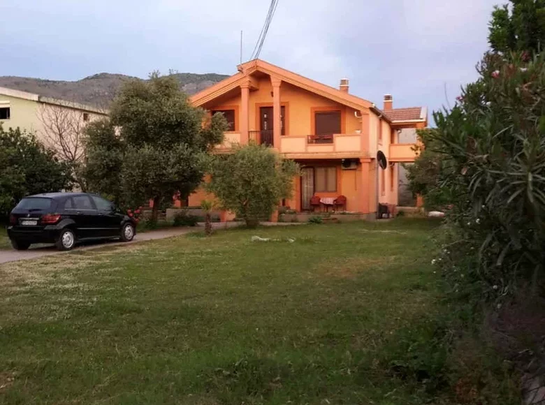 Casa 7 habitaciones 284 m² Podgorica, Montenegro