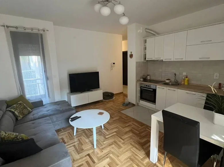 Mieszkanie 3 pokoi 58 m² Becici, Czarnogóra