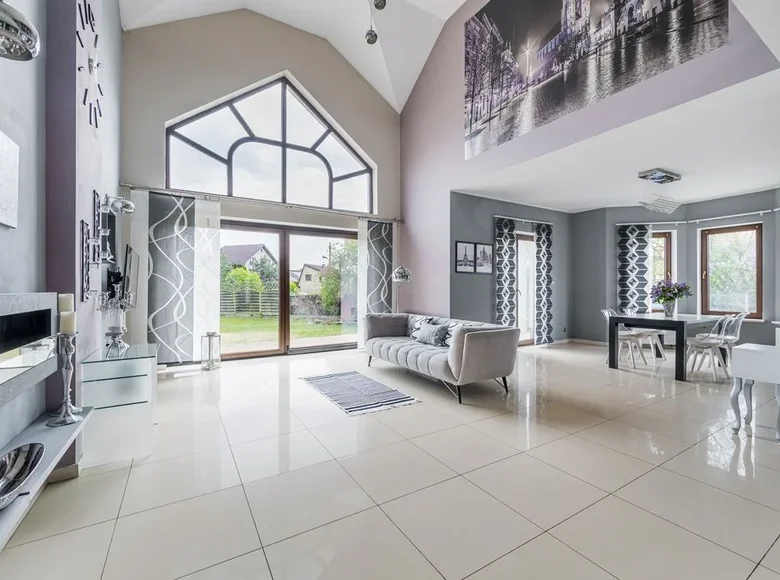 7 room house 340 m² Marki, Poland