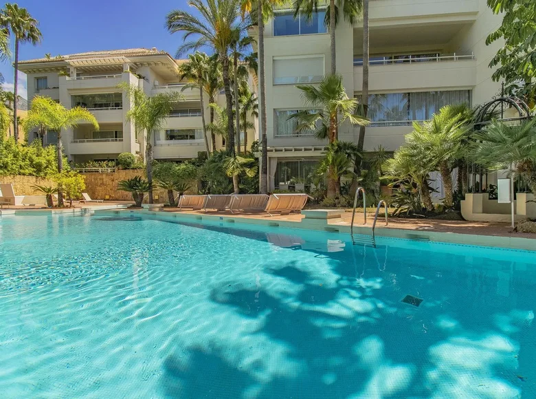 Wohnung 3 Schlafzimmer 272 m² Marbella, Spanien