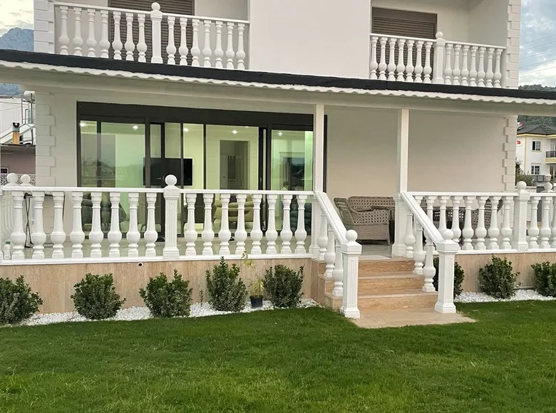 5 bedroom villa 220 m² Muratpasa, Turkey