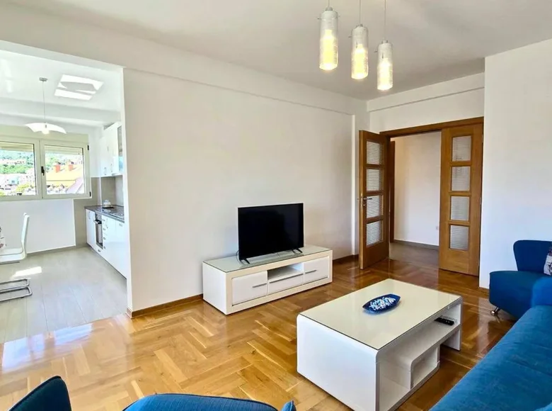 Apartamento 3 habitaciones 81 m² Tivat, Montenegro