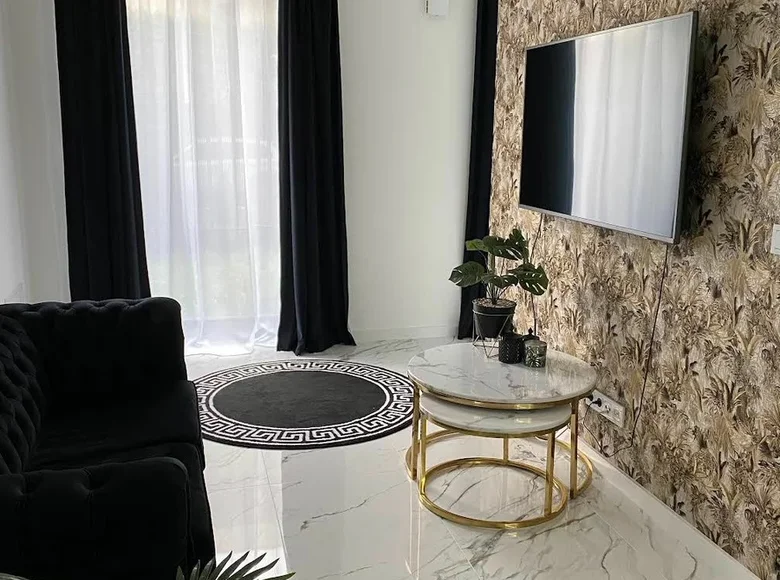 2 room apartment 40 m² in Warsaw, Poland