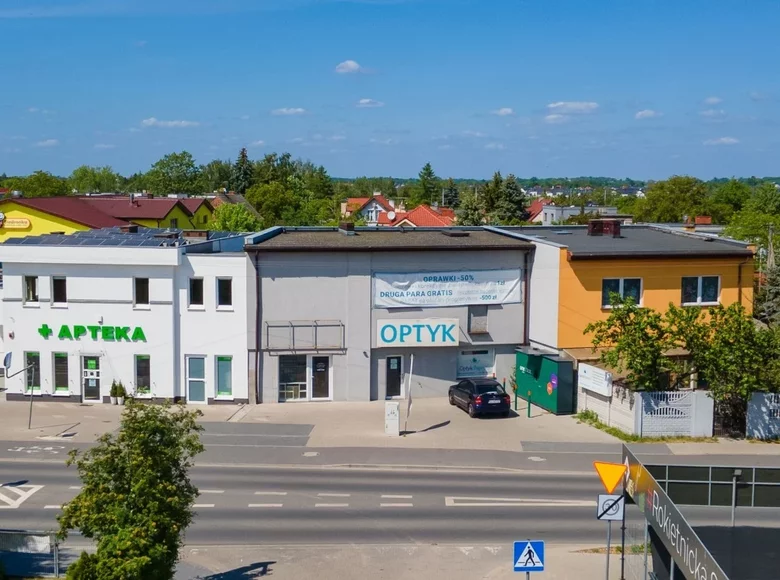 Propiedad comercial 136 m² en Mrowino, Polonia