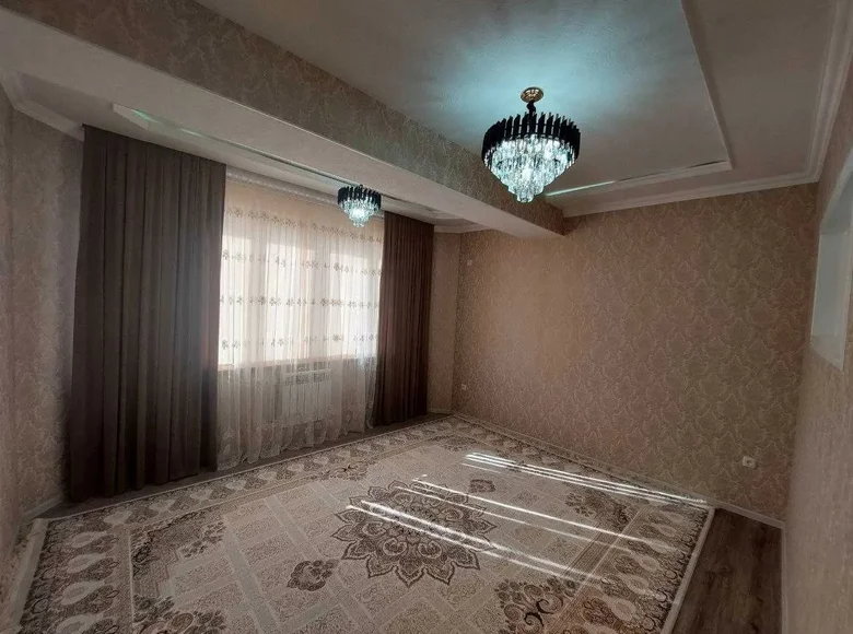 Kvartira 4 xonalar 86 m² Samarqandda