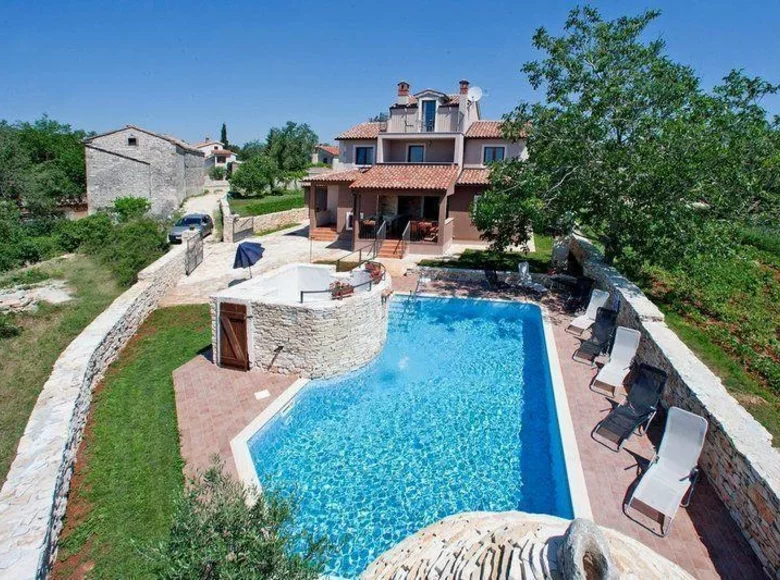 villa de 5 dormitorios 240 m² Rovinj, Croacia