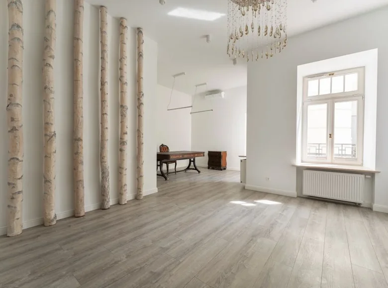 Commercial property 140 m² in Warsaw, Poland