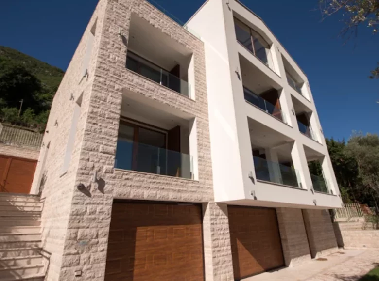 Casa 6 habitaciones 585 m² Kotor, Montenegro