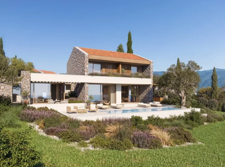 3 bedroom villa 338 m² Radovici, Montenegro