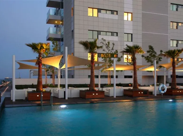 Mieszkanie 4 pokoi 315 m² Limassol, Cyprus