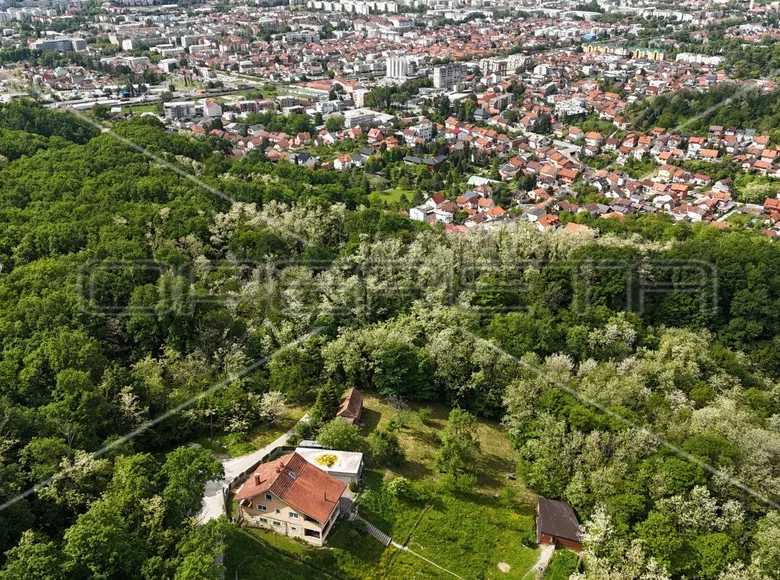 Parcelas 5 979 m² Zagreb, Croacia