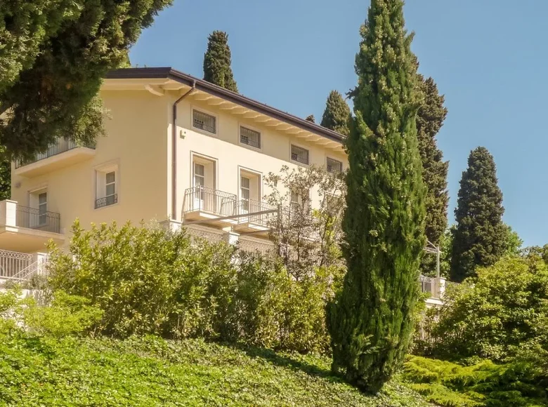 villa de 5 dormitorios 650 m² BG, Italia