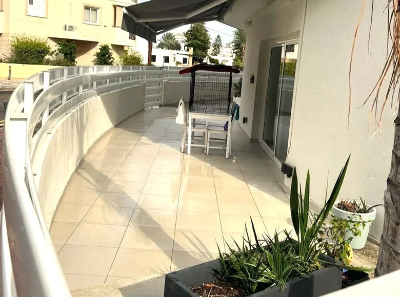 Mieszkanie 2 pokoi 97 m² Strovolos, Cypr