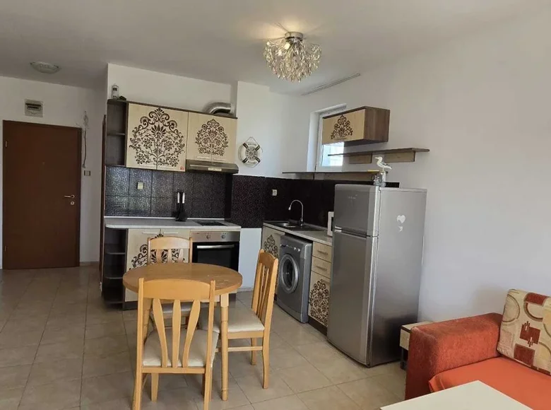 Mieszkanie 2 pokoi 94 m² Nesebyr, Bułgaria