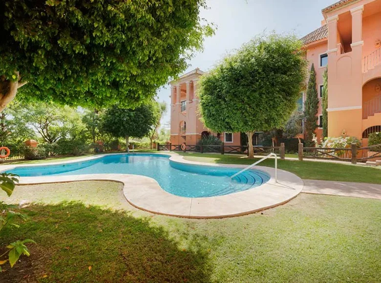 Mieszkanie 4 pokoi 168 m² Benahavis, Hiszpania