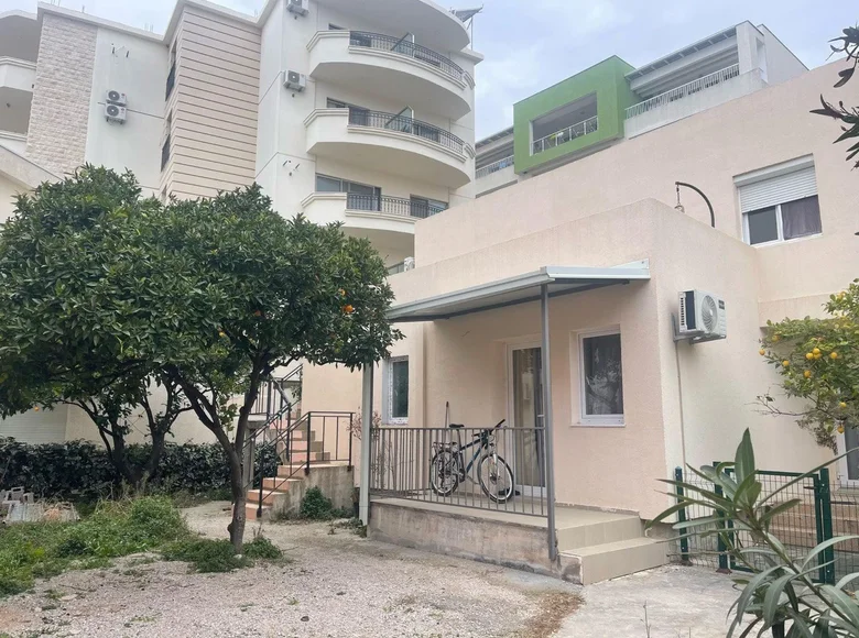 Квартира 2 комнаты 42 м² Бар, Черногория