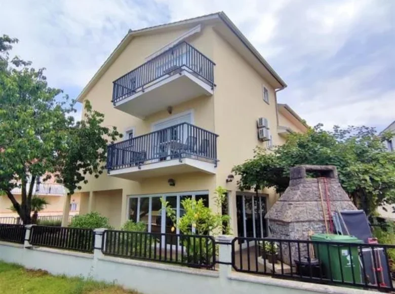 Hotel 600 m² in Grad Pula, Croatia