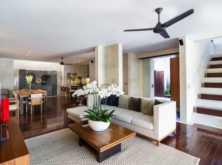3 bedroom villa 300 m² Kedonganan, Indonesia