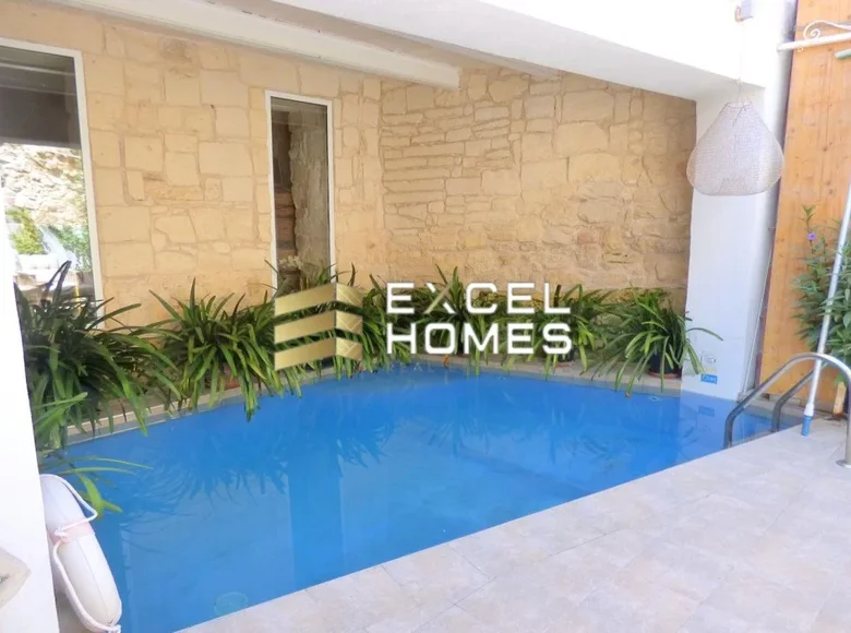 5 bedroom house  Naxxar, Malta